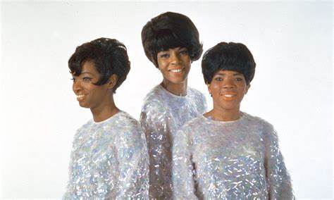 Dancing in the Streets by Martha & The Vandellas - Free Oldies Music
